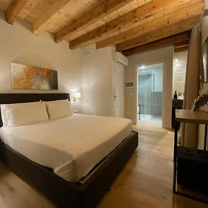 Gasthof Malvezzi24 Boutique, Desenzano del Garda